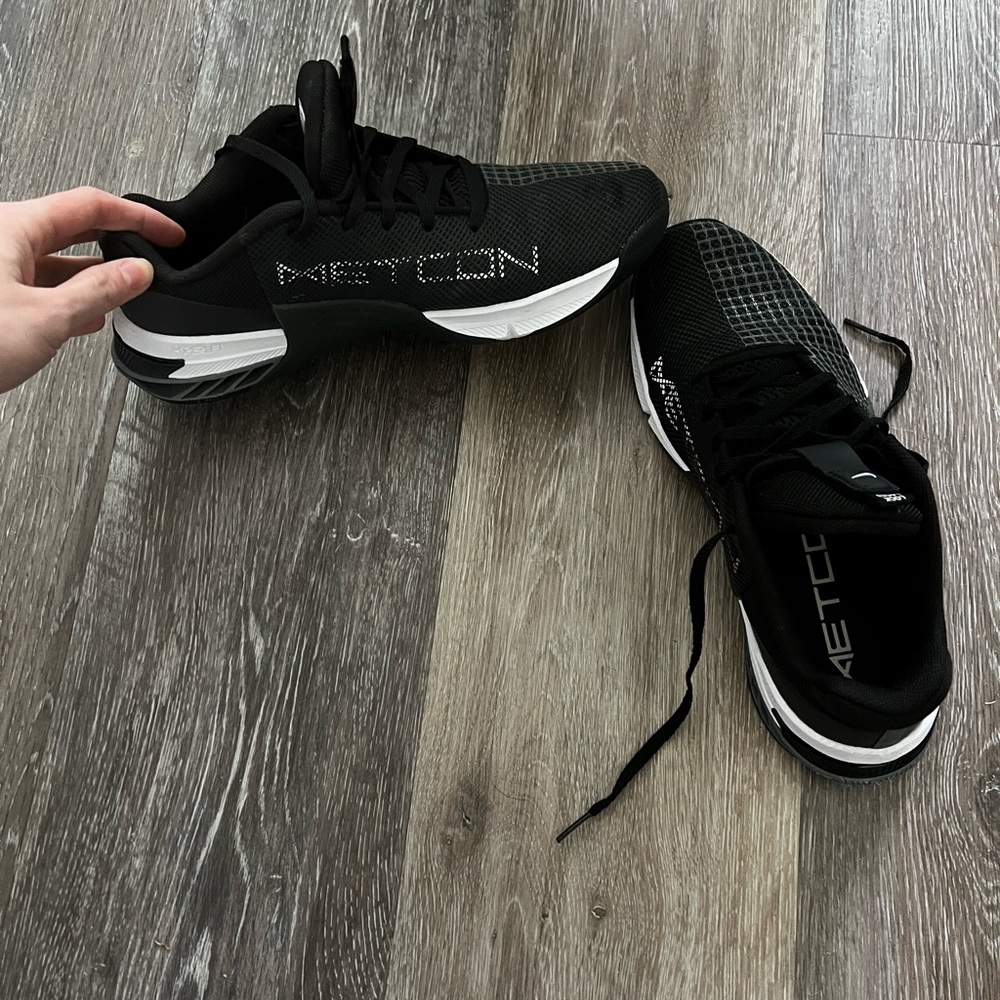 Nike Metcon 8 size 9, women’s